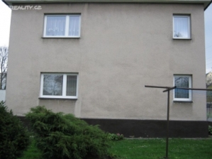 Prodej 1/2 RD 3+1 + garáž, Val. Meziříčí.
